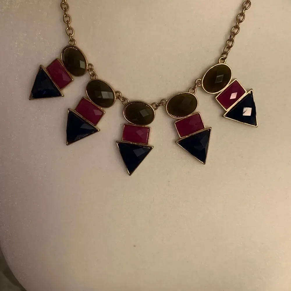Multi-Color Gold Statement Necklace 🔥🔥 - Picture 2 of 5
